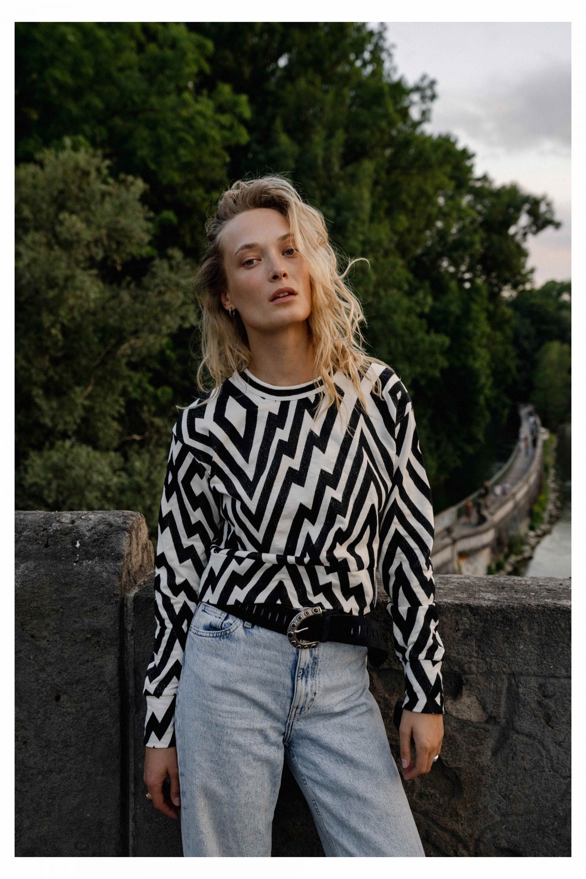 SUDADERA CHEVRON BLACK | BORDADO| Michonet